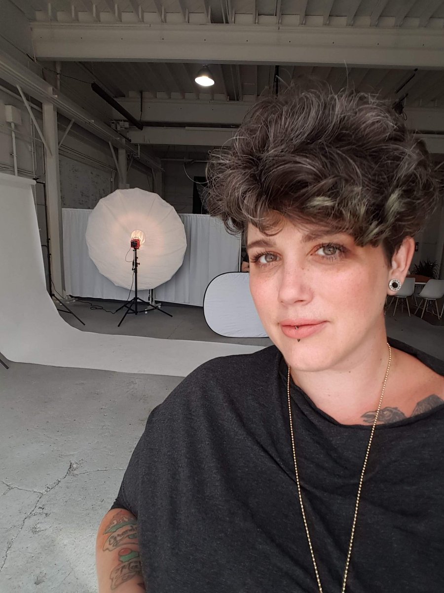 Fun_Edmonton's tweet image. Victoria - #hairstylist #salonowner actively involved in #SocialJustice  #Politics #volunteerism contributor to @RatCreekPress plays #rollerderby #powerlifts, #kickboxes, #bakes momma to a 11 yr old #bassethound  lover of #Scotch, #pearls, and #redlipstick  She's a #badasswomen