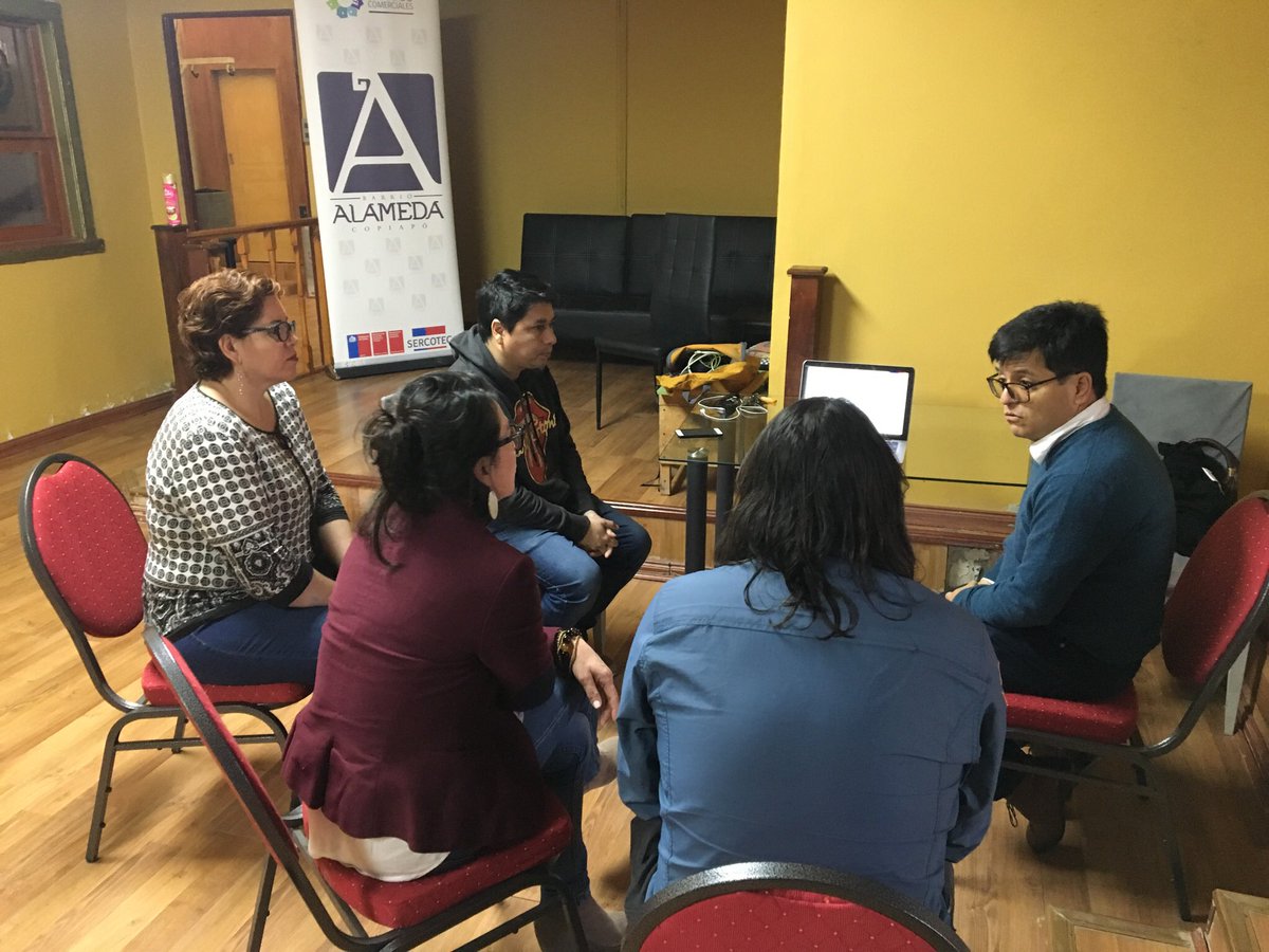 Dueños de locales del <a href="/BarrioAlamedaC/">BarrioAlamedaCopiapó</a> recibieron orientación para postular a las #BecaPymesEnLínea de <a href="/Corfo/">Corfo</a> que busca impulsar el comercio electrónico. No te quedes sin postular!! Quedan pocos días!! Postula en corfo.cl/sites/cpp/beca… hasta el 13 de septiembre a las 15 hrs.