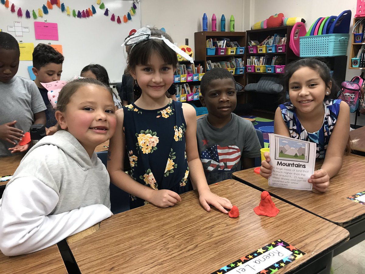 MsBullinger's tweet photo. What better way to learn about landforms than by creating them with Play-Doh?! #NISDOHT #OHThoot4themoon https://t.co/DouyXtnb2o