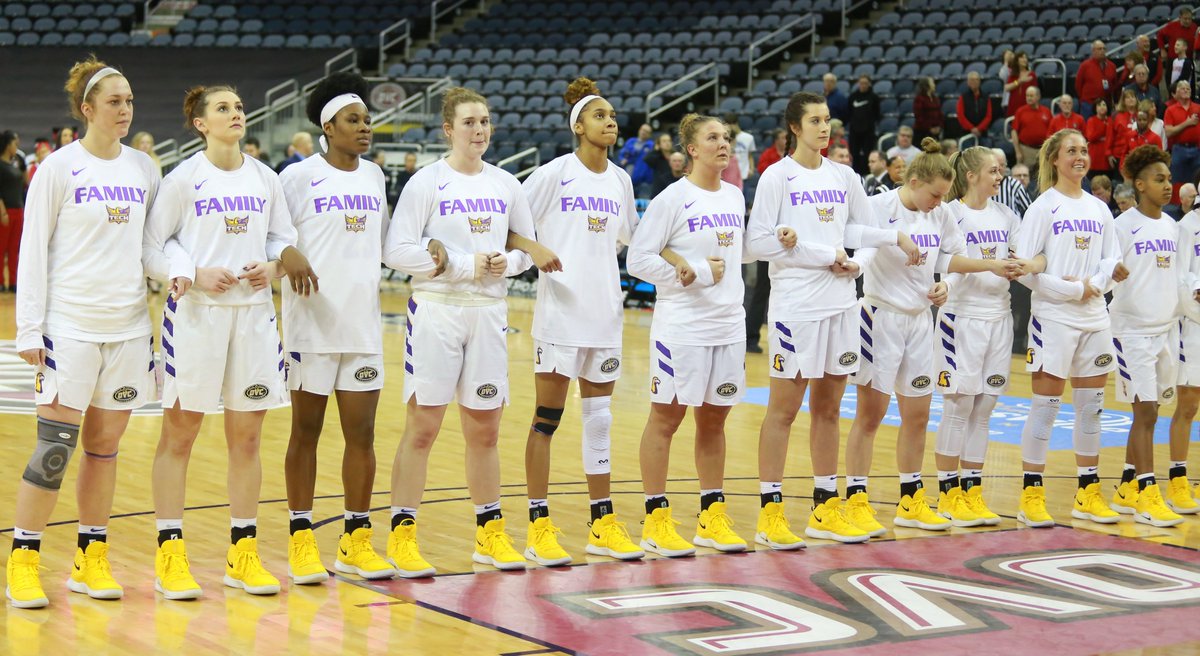 TTUWBB's tweet photo. Book your travel plans now and join the Golden Eagles over Thanksgiving weekend for the 2019 South Point Thanksgiving Shootout! Links can be found below for tickets and discounted rooms.

📰 https://t.co/IWw8JUEhMz
🏨 https://t.co/vtlvU8UuXN
🎟️ https://t.co/4umsdQuSHd

#WingsUp https://t.co/daLm3drxPO