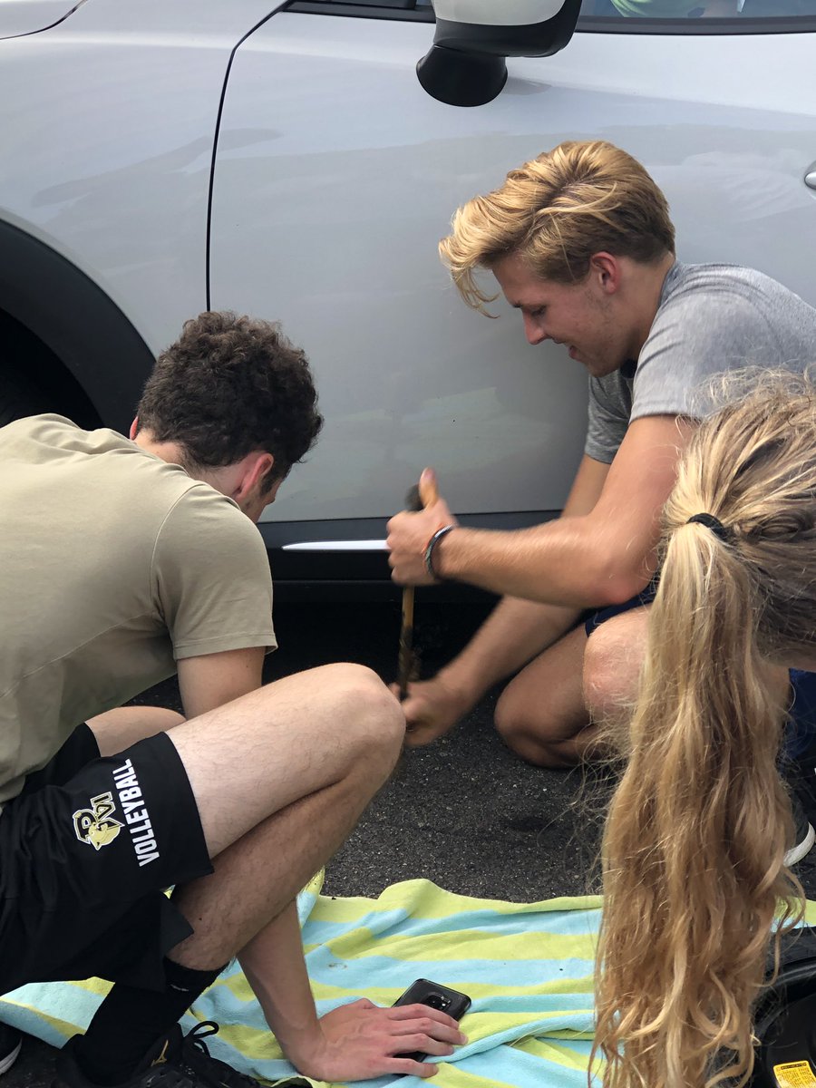 PVIPantherXC's tweet photo. How many runners does it take to change a tire? We 💛 these Panthers! #PanthersHelpingPanthers #TeamPVI #NeverLeaveAPantherBehind @FatherSchultz @PaulVICatholic @pvisports https://t.co/Pc8exOm1Wy