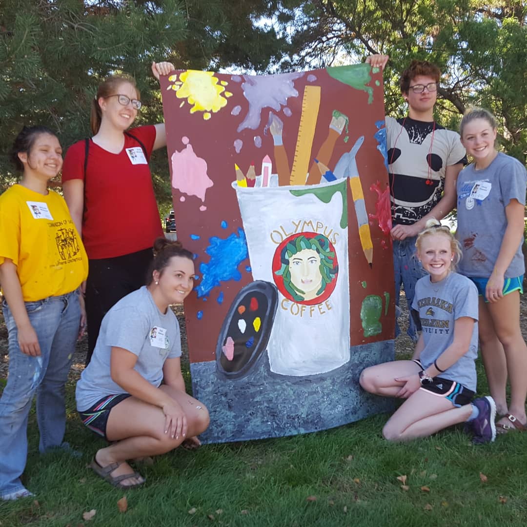 HamptonArtDept's tweet image. Tomorrow 6 students will be competing in the JDAC mural competition. Be looking for updates throughout the day for our schools progress!! 
#hamptonhawks1 #creativityislife #hawknationcreation #JDAC #muralcompetition2019 #letsgohawks
(Photos are from last years competition)