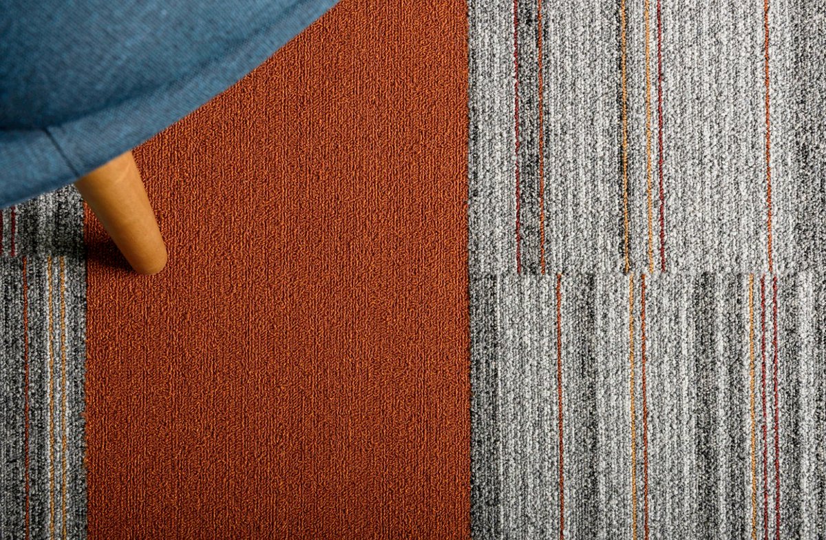 EFContract's tweet image. It&apos;s #tiletuesday, and we love the linear, well-defined stripe and asymmetrical bands of color in our Liaison 12″X48″ #carpettiles. #modularcarpet #commercialflooring #interiordesign #flooringsolutions #workplacedesign #corporateinteriors