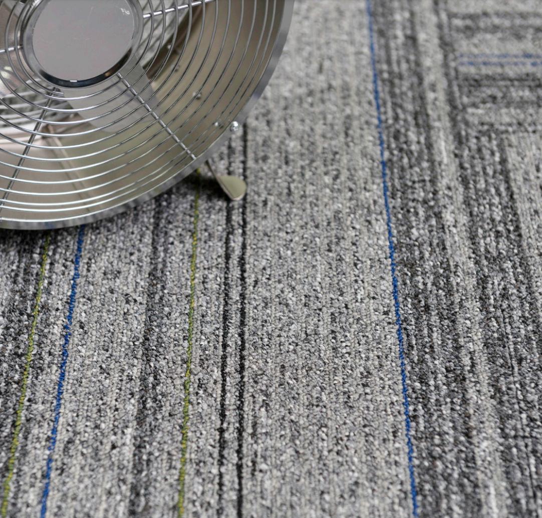 EFContract's tweet image. It&apos;s #tiletuesday, and we love the linear, well-defined stripe and asymmetrical bands of color in our Liaison 12″X48″ #carpettiles. #modularcarpet #commercialflooring #interiordesign #flooringsolutions #workplacedesign #corporateinteriors