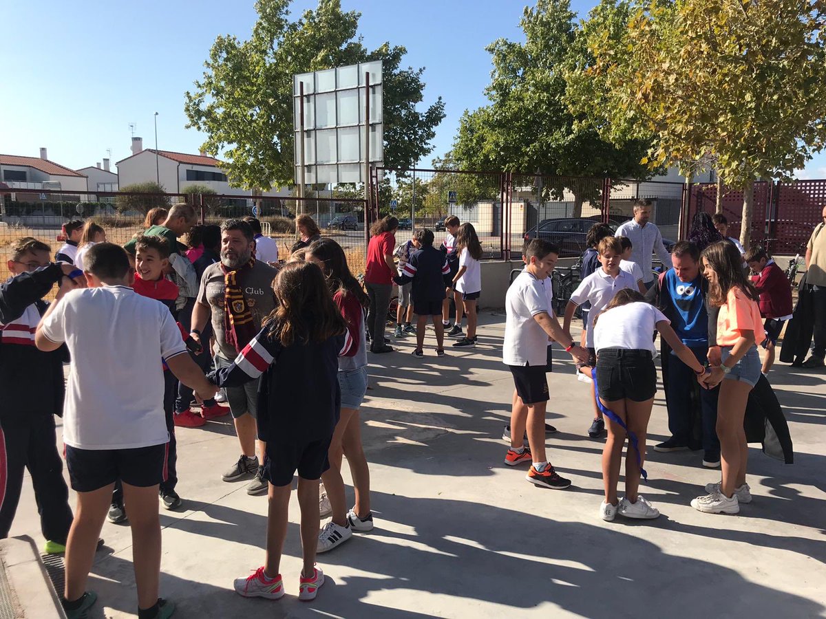 aranjuezocho's tweet photo. Los alumnos de Secundaria del @aranjezocho también han pasado hoy sus primeras pruebas de acceso a #Rodwarts. #gamificacion https://t.co/jF45bnWdwM