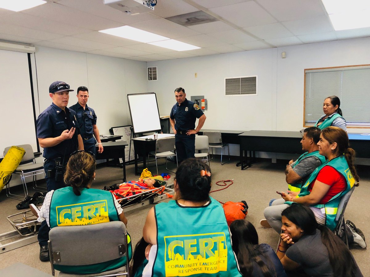 SantaAnaPD's tweet photo. Congratulations to the #SantaAnaPD #SpanishCERT 20 Graduates! #CommunityPolicing
Stay one step ahead of emergencies! Register at https://t.co/jq6skJ7eev to receive notifications of emergencies that may require immediate life saving actions!#SafetyFirst #NationalPreparednessMonth https://t.co/z2Sq4CmNBr