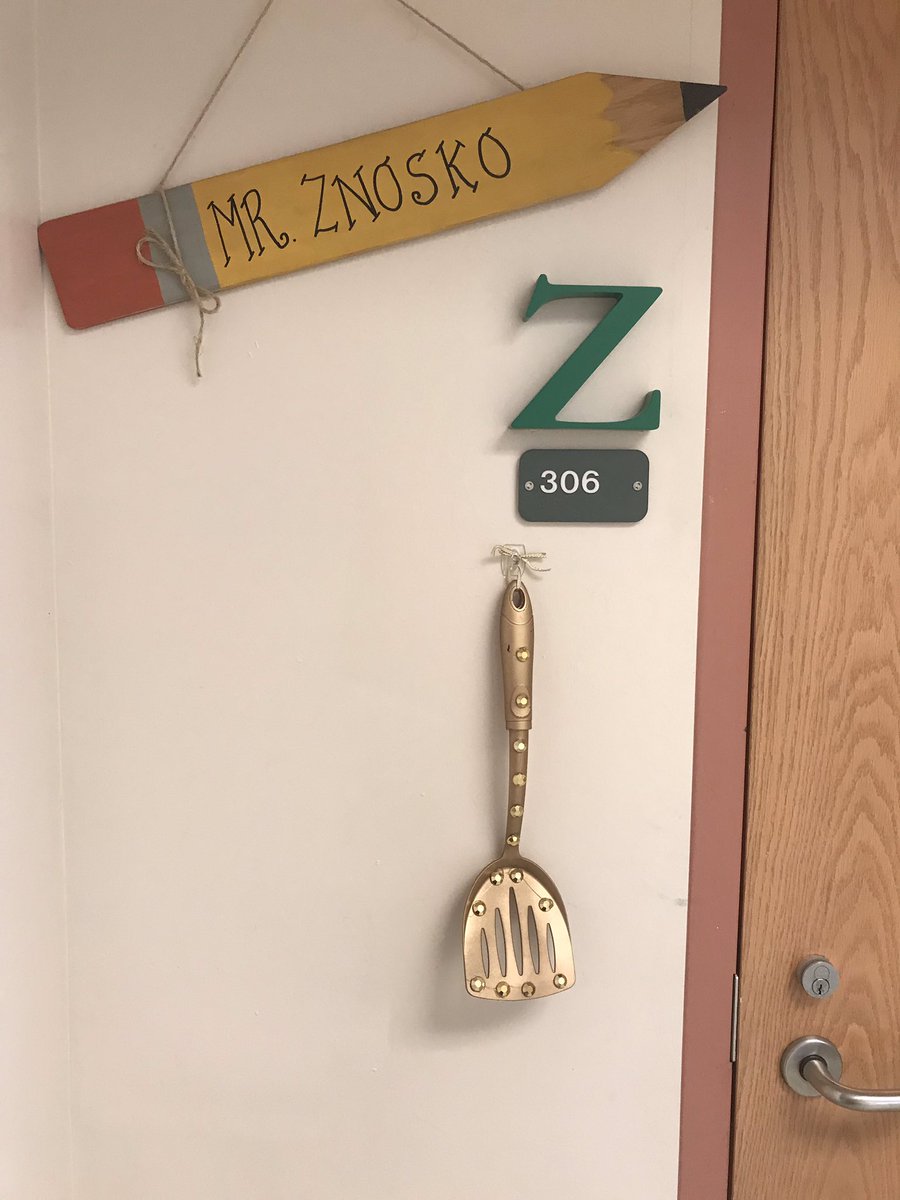 MrsVanEU's tweet photo. The first three homerooms to win the GOLDEN SPATULAS were Mr. Znosko (306) Mr. Brough (404) and Mrs. Kozlowski (509) ππ Letβs see what this next week brings! #buildinglearners #buildingkindness #DLproud https://t.co/AZ8BEYATr8