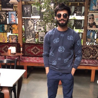 krasha135's tweet photo. @BabaJotwani 
Hello Karan,,
Kitne time ke baad aapko Message karne ka mauka mila hai..becoz  IAS ki preparation ka dauraan times nahi milta Hai..
Maine apna Account only 2days ke liye login kiya hai..
Becoz Kal Aapka birthday hai..
Login Karna to bantaa hai.
Karan Sir..
Love Uuu https://t.co/lITlOO5EdM