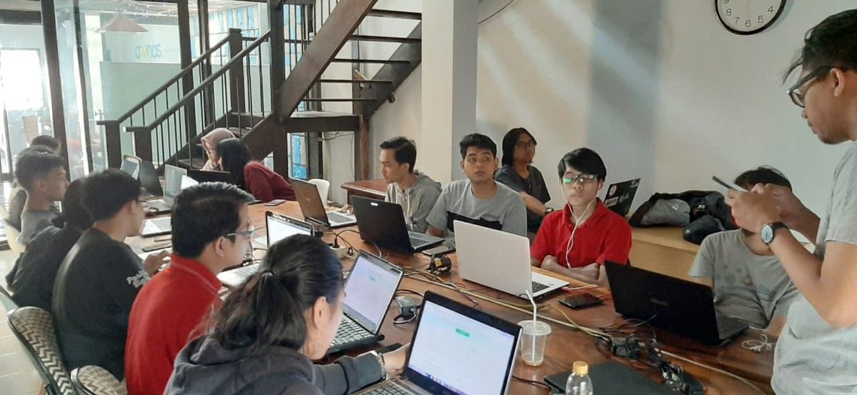 PraxisAcademyId's tweet image. ((Dokumentasi kegiatan bootcamp 7 Jakarta))
#bootcampjakarta
#praxisacademyid
#nodejsprogramming
#bootcampgratis