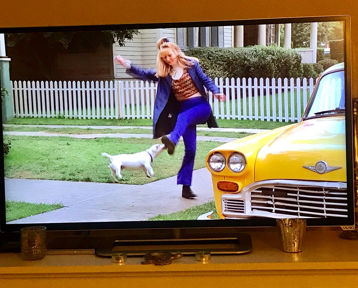 SandraAbadia88's tweet photo. Episode 21 Season 2 (#45): Phoebe drives upstate for a second time to try to meet her father when his dog attacks her #LoveJackRussells #CrazyPup #Friends #Friends25 #Contest #DreamJob @FrontierCorp https://t.co/rlXGi0b0uq