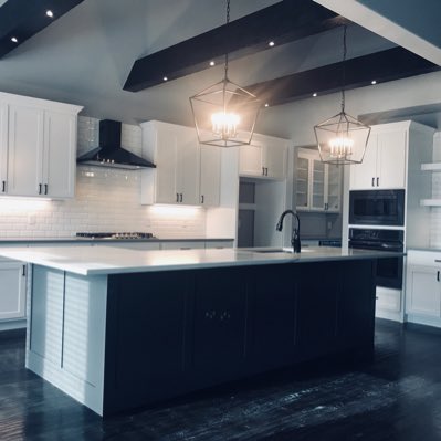 DivineHomesLLC's tweet photo. #NewProfilePic https://t.co/yhuMh3zpco