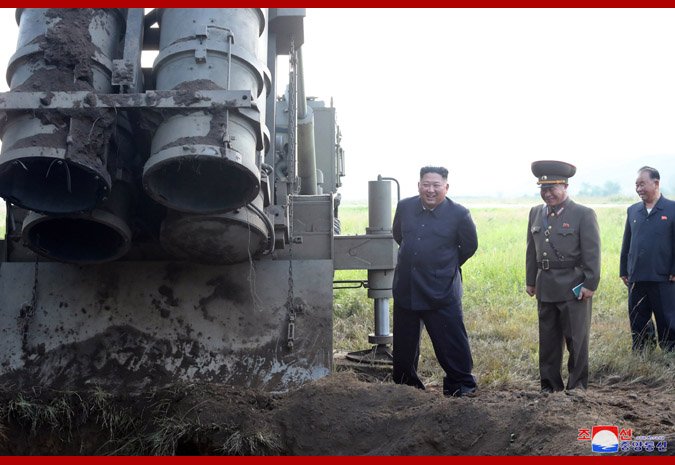 📷 Supreme Leader Kim Jong Un Guides Test-Fire of Super-large Multiple Rocket Launcher Again
🇰🇵 경애하는 최고령도자 김정은동지께서 초대형방사포시험사격을 또다시 지도하시였다