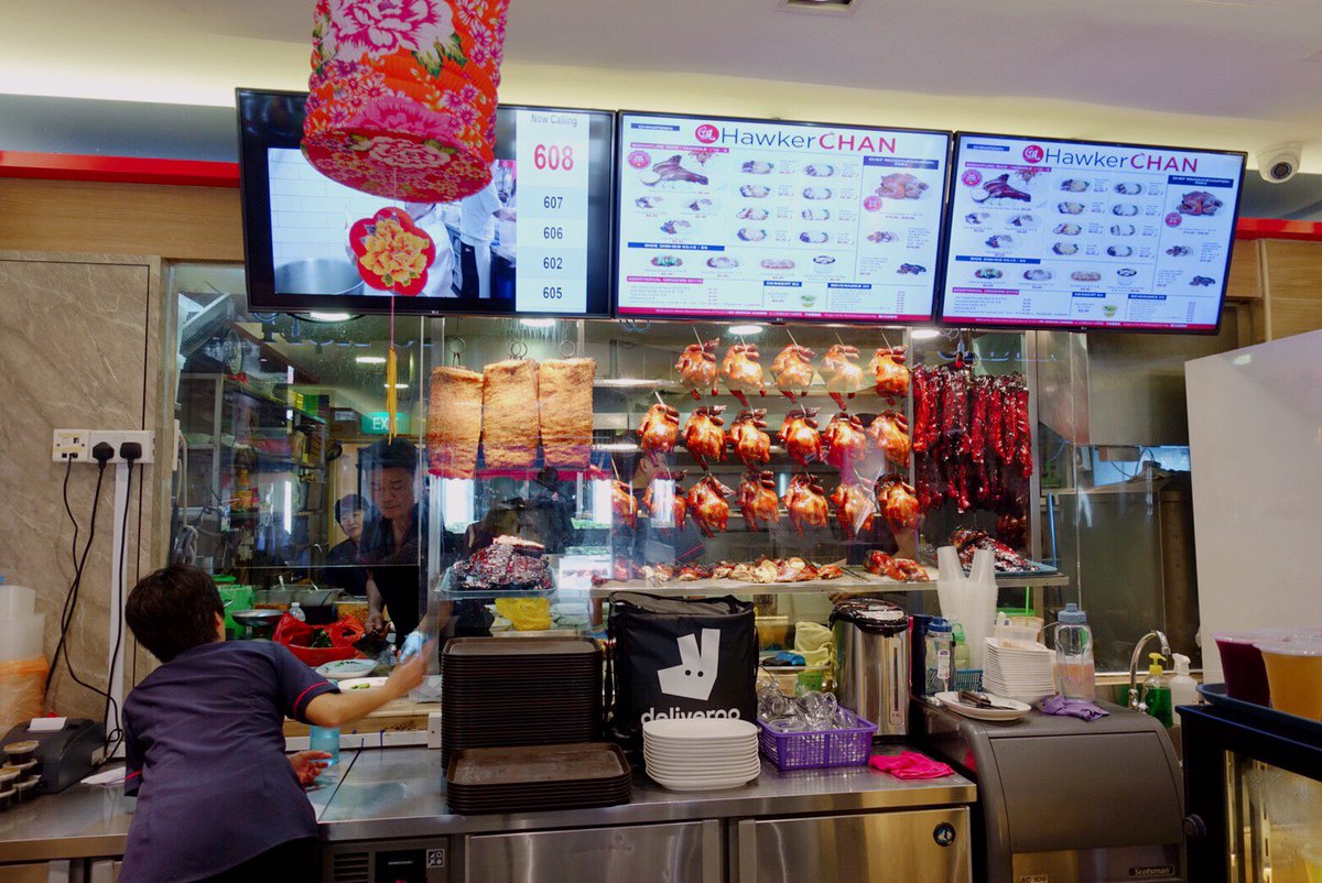 twoajumma's tweet photo. Hawker Chan พิกัด : สิงคโปร์ อยากลองเพราะได้ยินว่าได้รางวัลมิชลิน เลยลองมากิน อร่อยจริงไม่ผิดหวังเลยค่ะ นุ่ม ละมุนลิ้นมาก อร่อยสุดยอดมาก ผ่านในผ่านนนนนนนน บอกได้คำเดียวว่า ไปลองเถอะ ไหว้ย่อ ดีมาก @aroii #สองอาจุมม่าบ้าของกิน #อร่อยจนต้องรีวิว #รีวิวสิงคโปร์ https://t.co/CKUeqKD40I