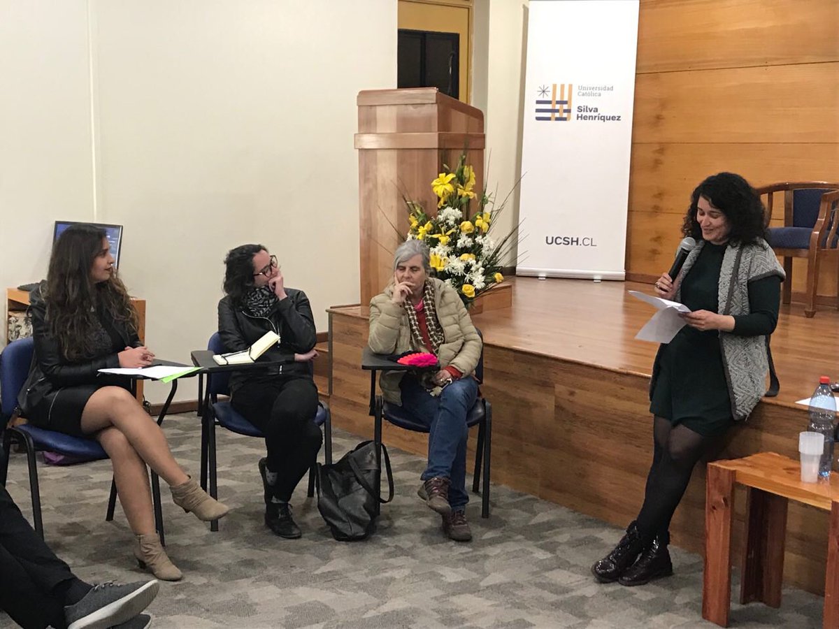 StgoParticipa's tweet photo. A casi 46 años del golpe de Estado cívico-militar contra el Presidente Allende, nos reunimos para conversar sobre la memoria y las mujeres en las resistencias, junto con @KenaLorenziniL @cotecumplido @vickypalmaerpel y @ana_maria_yanez  #SinMemoriaNoHayFuturo #11deSeptiembre https://t.co/NoKqewkA6m