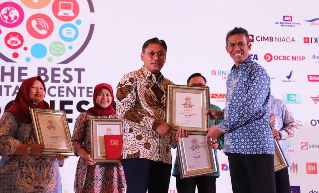 bank_indonesia's tweet photo. #SobatRupiah, BI kembali menorehkan prestasi. Dlm ajang bergengsi The Best Contact Center Indonesia (#TBCCI) yg diselenggarakan oleh #ICCA (Indonesian Contact Center Association), #BICARA131 berhasil menguatkan posisi sbg The Best Small Contact Center tingkat Nasional. #BInfo https://t.co/cukitOdvWl