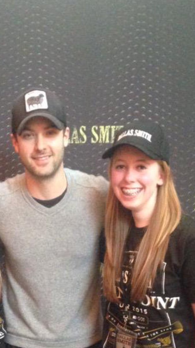 DahlVicky's tweet photo. Any chance we could get an updated picture when you’re in Thunder Bay? It’s been 4 years @dallassmith https://t.co/4Gq7T2qZsm