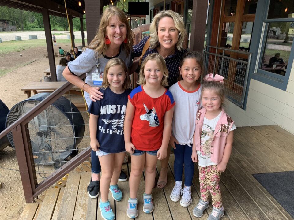 KeithElemPTO's tweet photo. Rain or Shine dinner tonight is at #Frio! @CFISDKeith #BeKeith #SpiritNight #SupportThePTO https://t.co/3UeKTEJyF4