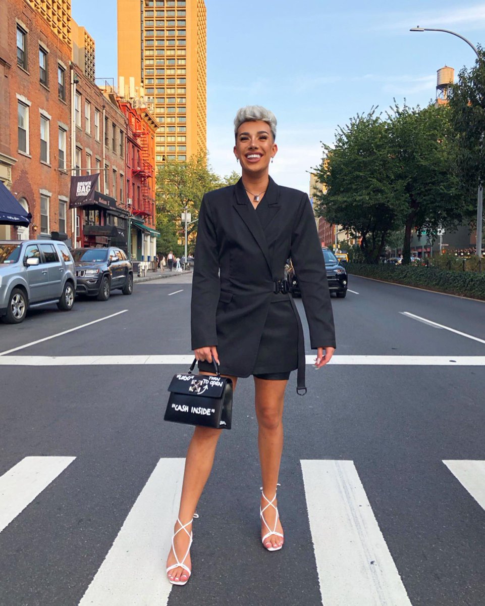 jamescharles's tweet photo. hello new york fashion week 🗽 https://t.co/6SSCLLH1Z4