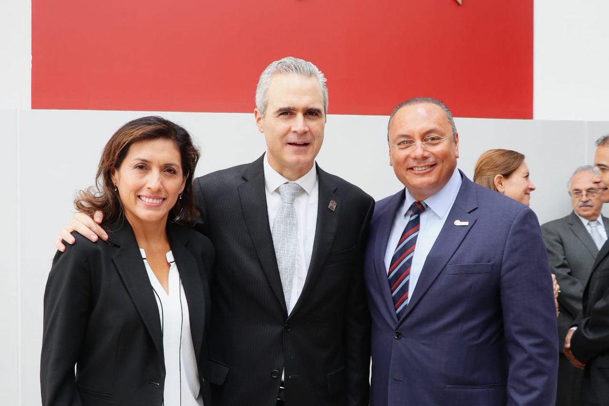 MemoVelazquezMX's tweet photo. Felicito a @RectorUPAEP por los logros obtenidos en su labor como rector de la @UPAEP, institución que siempre se ha caracterizado por el nivel de compromiso con los jóvenes universitarios y por impartir educación de calidad. Gracias por la invitación a su #Informe2018-2019 https://t.co/YDuuYt13KP
