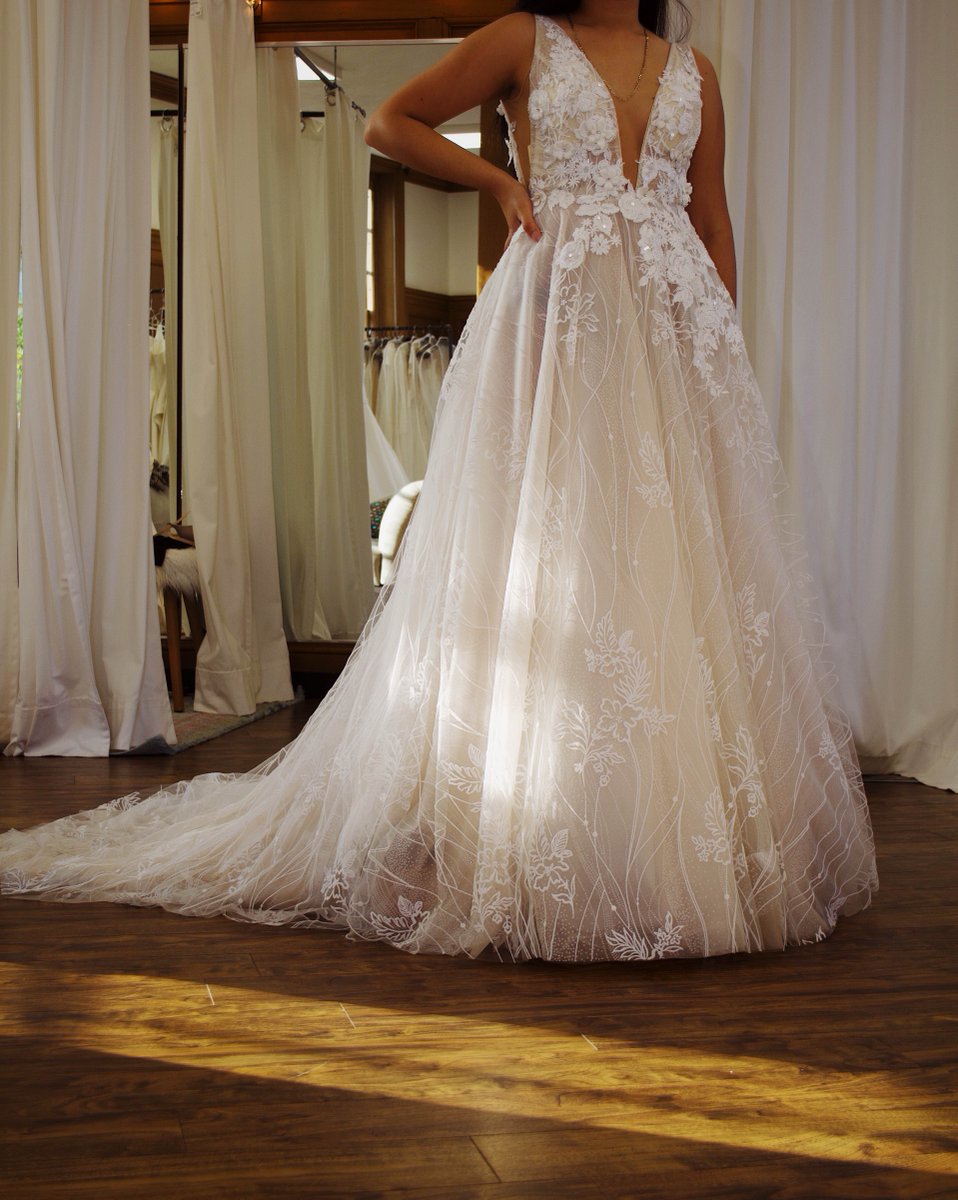 tullebridals's tweet photo. Yumi Katsura for Tulle Bridal - Photographed by @shotbyacevedo - The JAVANA Gown https://t.co/sP2Fjz1SvF