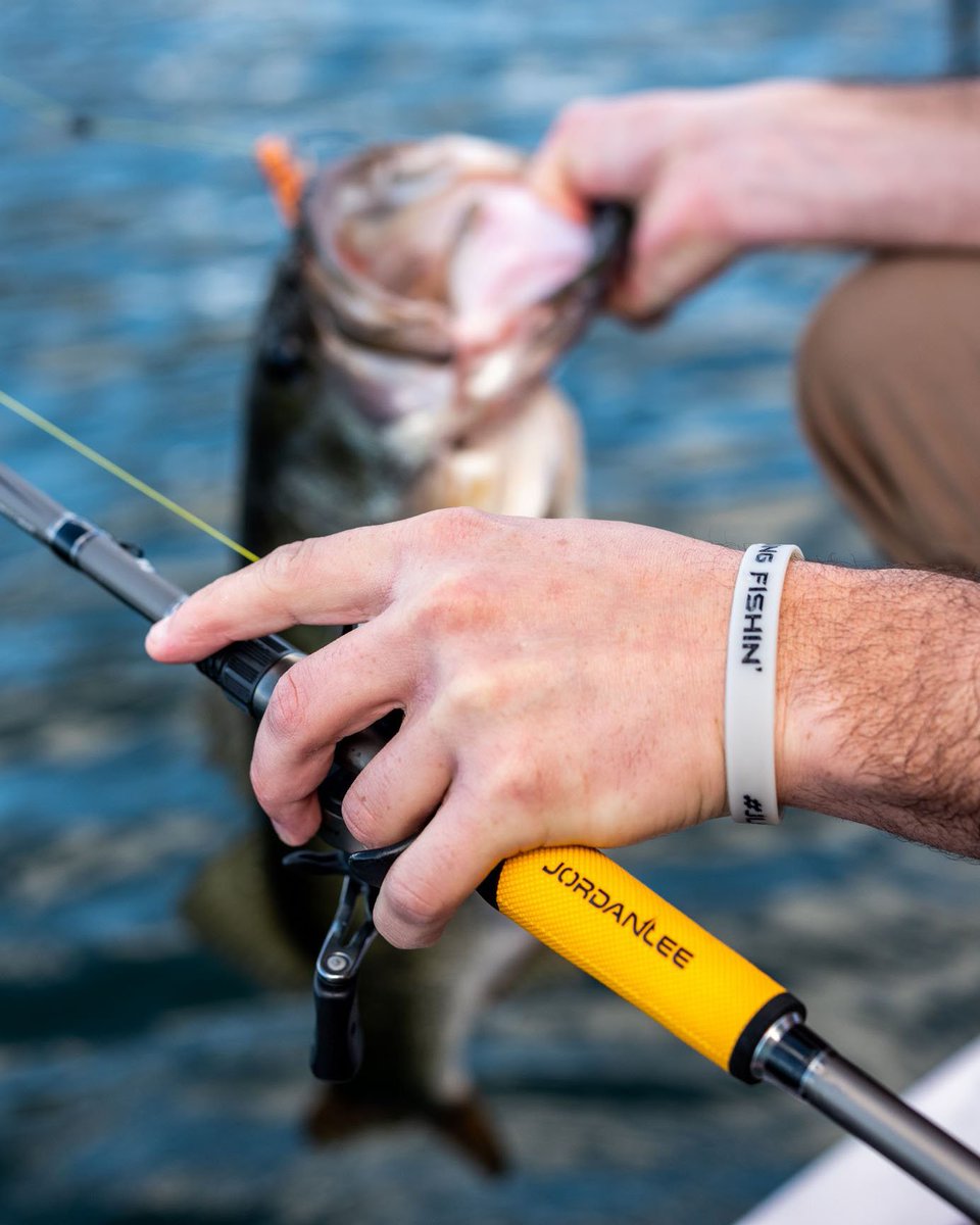 Abu_Garcia's tweet photo. Featuring custom WINN Grips, you will be able to have a secure grip on your @JLeefishing Combo even after having grimy hands from a full day of fishing. #AbuGarcia #AbuGaricaForLife #JLeeCombo https://t.co/7duC9fZv5J