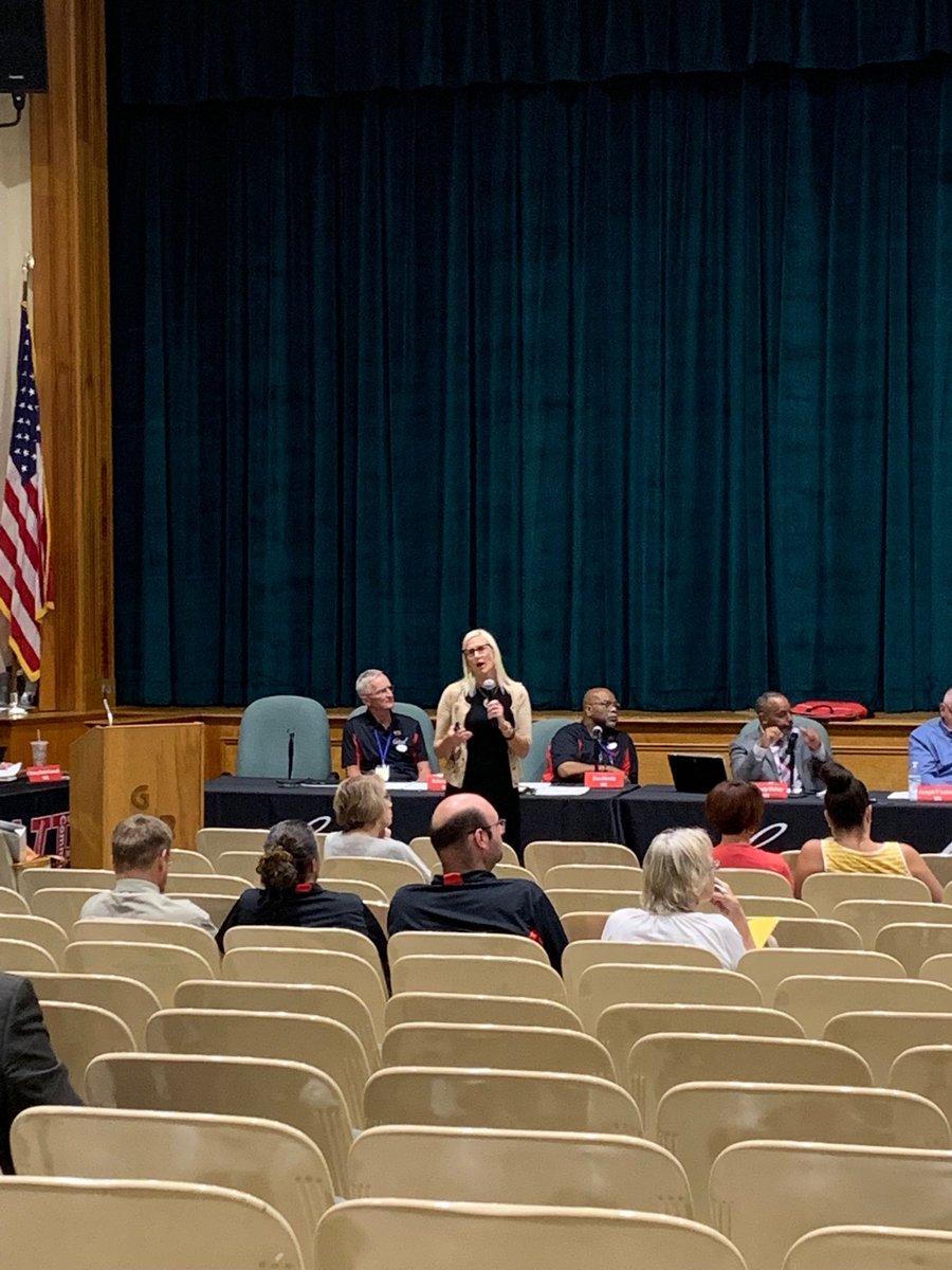 kdaniels223's tweet image. Special shout out to ⁦@DawnAlexnader⁩ for presenting on CEEP ECAP highlights at the Colonial board meeting tonight. #thelittlecolonials #thepowerofprecsd