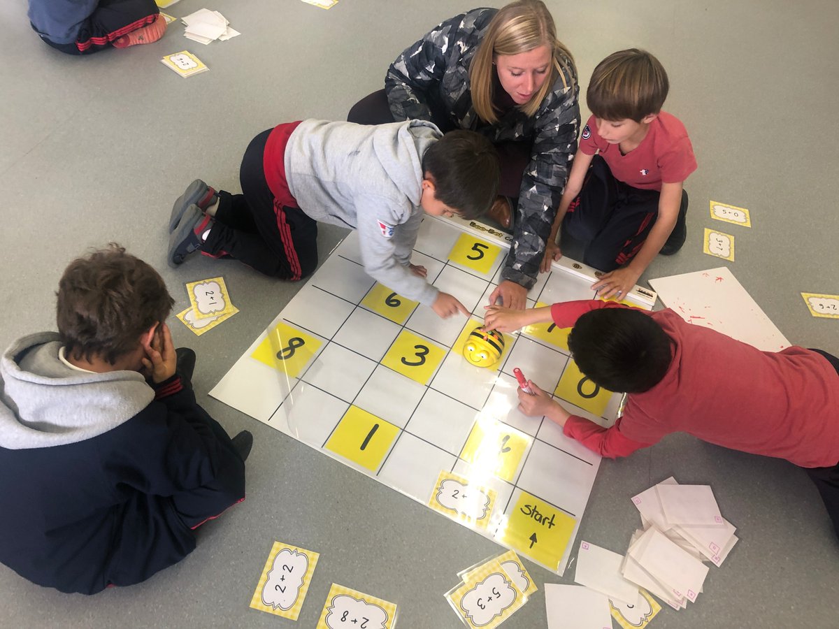 puppoperfumo's tweet photo. Love the buzz! 
@AtenJennie G1 students practice their math skills while coding #BeeBots at the @FDRElementary #makerspace #FDRRocks https://t.co/onQZsf8rou