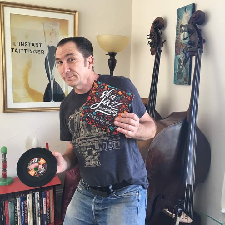 skajazzm's tweet photo. ✨ Uno de nuestros héroes musicales con su vinilo. Sonará hoy en su show de radio @joeyaltruda 💣 One of our musical heroes with his 7inch of #MilVecesNo #JoeyAltruda #JumpWithJoey #SkaJazz #Ska #ModernJamaicanJazz from Caracas ¡Thank u very much Joey!  📻 https://t.co/waxeAJ4RB6 https://t.co/H0TlDukz3d