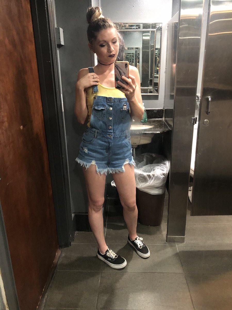 amanduh3313's tweet image. The #LSUvsTexas game had me fucking feeling these overalls. #vans