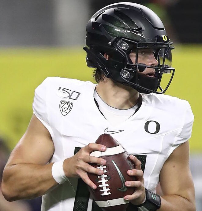 Ducks going with the chrome swoosh outlined in green metallic for the 2019 season. #KnowTheBall