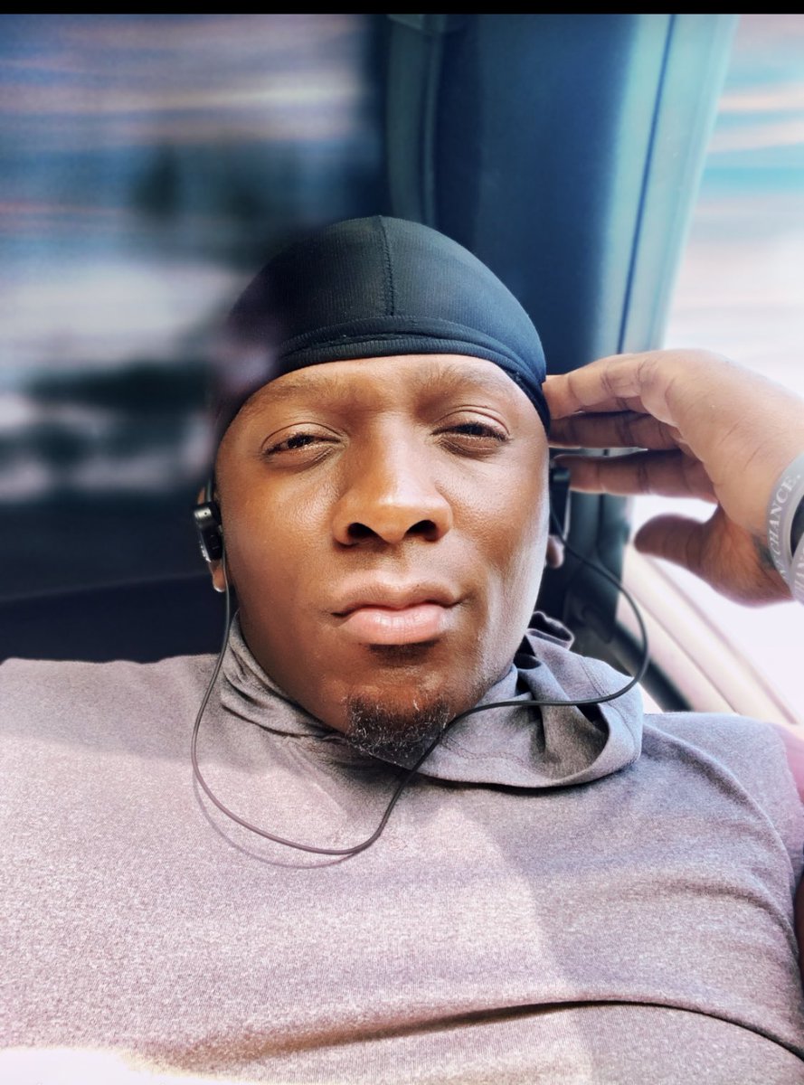 SpeakNai's tweet image. People be jealous of weird ish... your personality, the love you get, or your potential. everything ain’t material 💯 The Love is free but so is the hate🤔 What side you on? #OVERSTOOD‼️ @SpeakNai