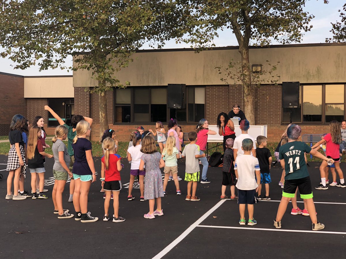 Great time with old &amp; new friends at the RES Back to School picnic!  Thanks to <a href="/RichboroPTO/">RSA</a> for good times and good food!