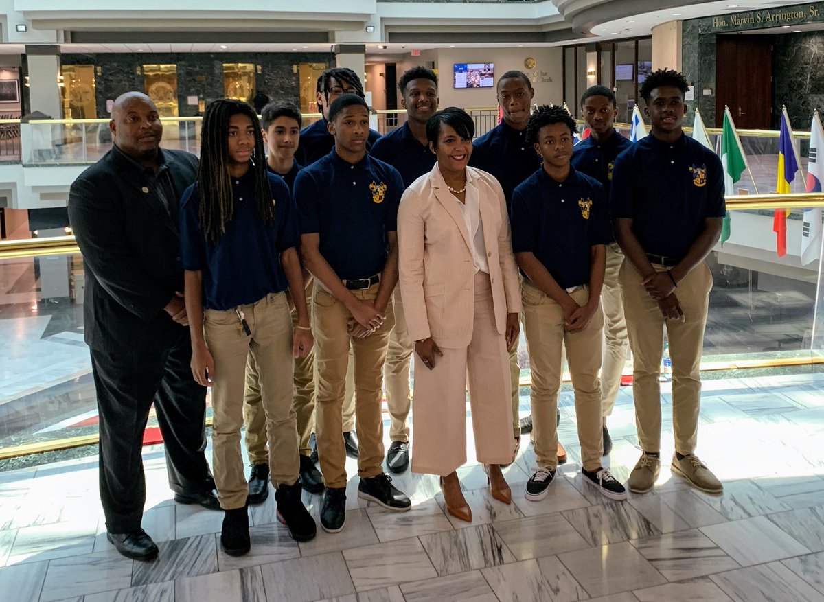 Lab_ESquare's tweet photo. @APSBESTACADEMY students met with @KeishaBottoms and discussed the importance of mentorship for young black men @APSCTAE @apsupdate #WeAreBEST https://t.co/8a1usgBvzc