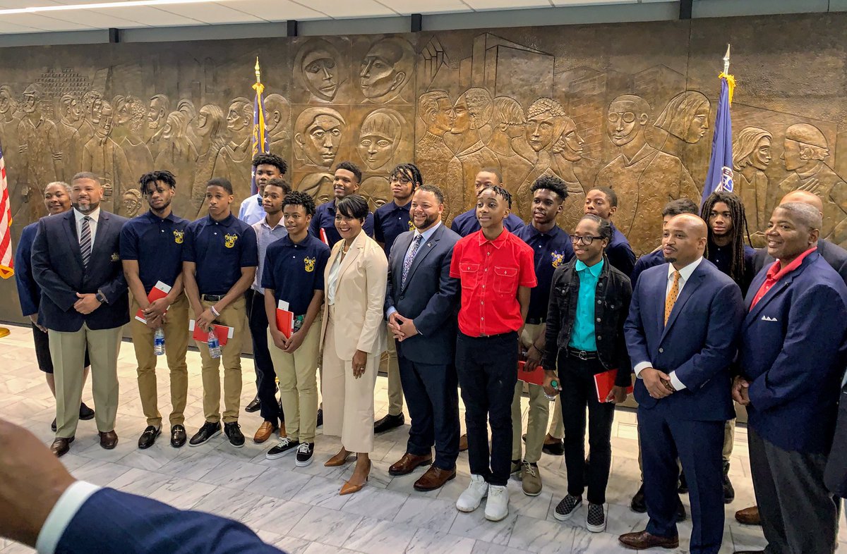 Lab_ESquare's tweet photo. @APSBESTACADEMY students met with @KeishaBottoms and discussed the importance of mentorship for young black men @APSCTAE @apsupdate #WeAreBEST https://t.co/8a1usgBvzc