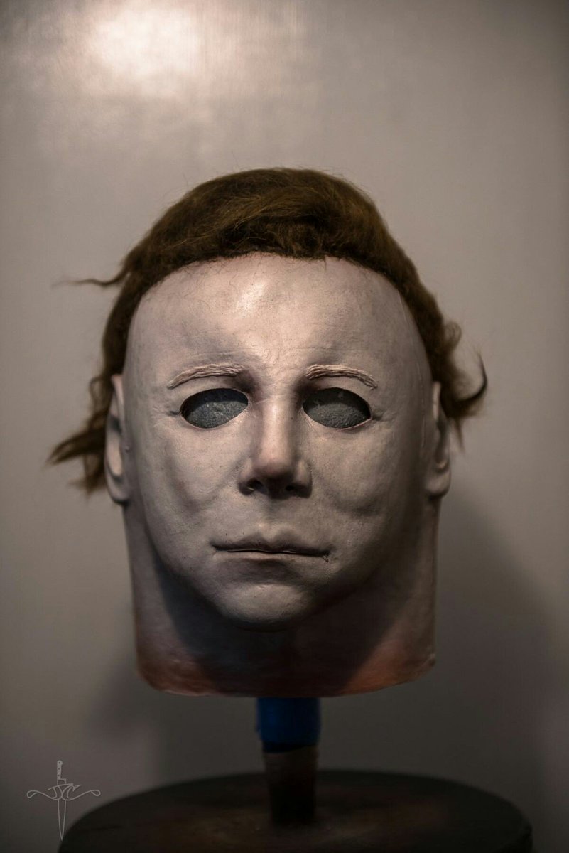 FreddysDreamsc1's tweet photo. Fact: The guy who owns the screen used mask from Halloween  (1978) bought the mask and then disappeared. He doesn't do conventions, signings, or any kind of press. https://t.co/ZjkjrQTcT3