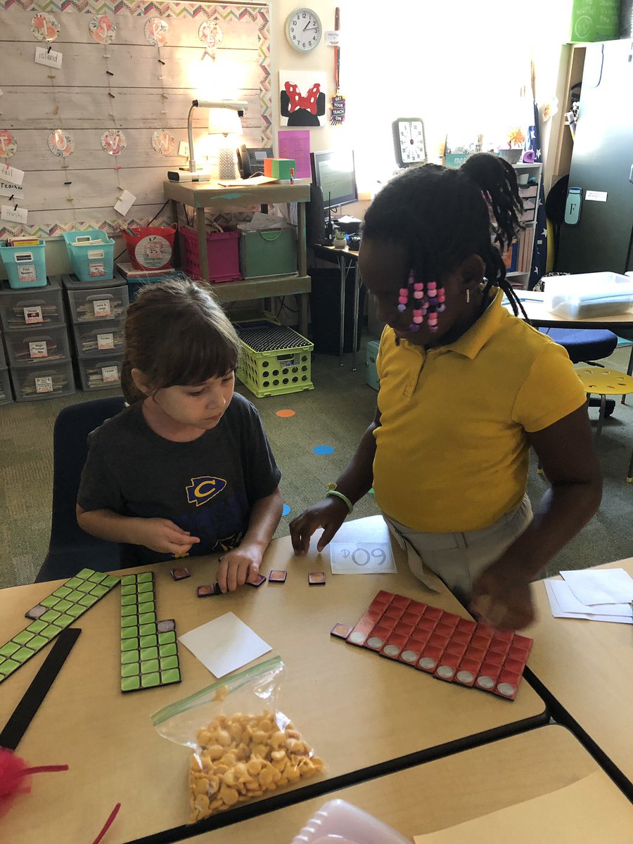 Rigginsbraves's tweet photo. Today we launched MONEY!!! Seriously I was geeking out with their passion. I love watching how differently they thought to count money! #NESproud #cisdmakeitfun https://t.co/fJFA7uXIbu