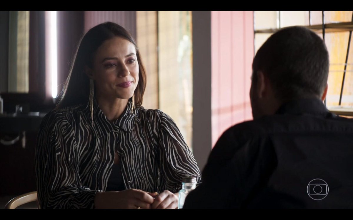 ZAMENZA's tweet photo. "Me arrependi do que fiz no casamento..." "Só falta dizer que me ama..." "Vc gosta mt do Chiclete, né?" "Eu amo..." #ADonadoPedaço https://t.co/QDDxXhb7Gh