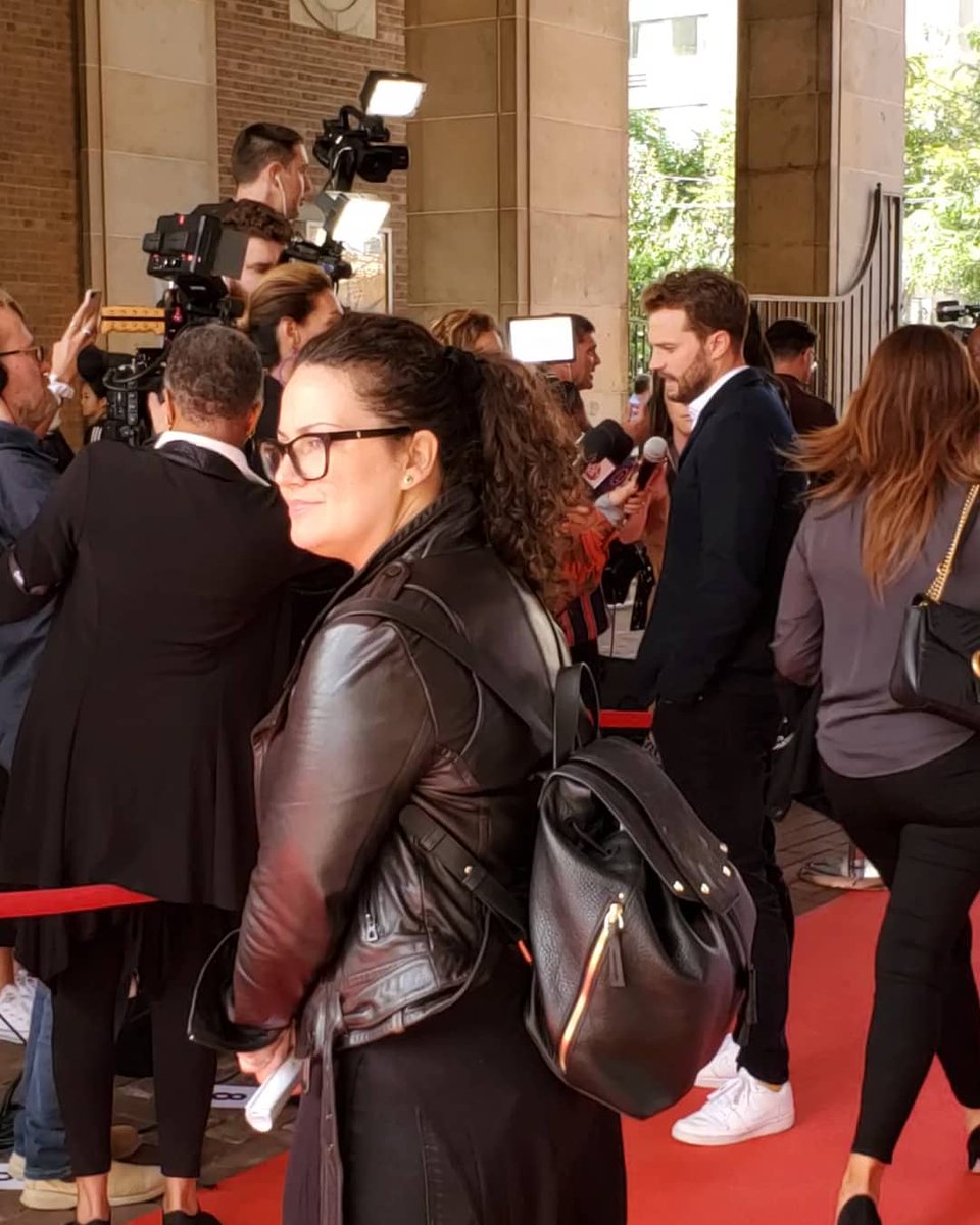 jamiedornan360's tweet photo. #JamieDornan conducting interviews on red carpet for #Synchronic on 09.07.2019 in #Toronto 
.
📸 by @Jamiedornan360 
.
(I have been asked to post untagged, which I will but pls. credit if used.)
.
#TIFF #TorontoFilmFestival #TIFF2019 #JD360 https://t.co/4ytb9D52VC