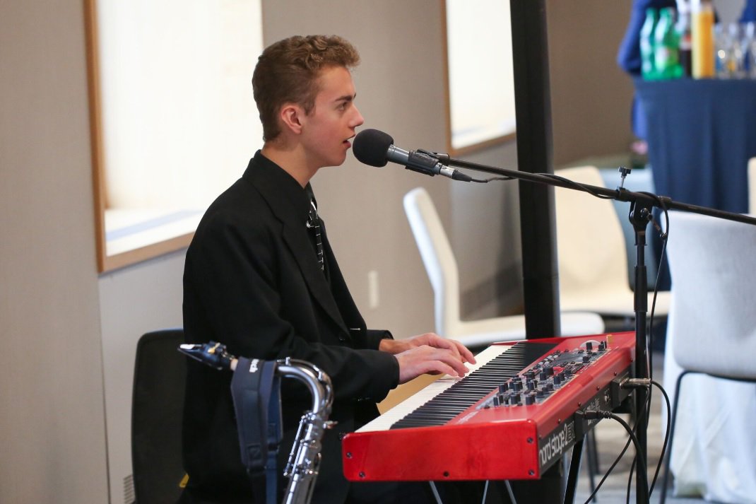 BristleconeSCC's tweet photo. We capped off a great day at #bconepulse with Happy Hour @MIT featuring the talents of magician @nickivory and young pianist @BostonPianoKid. https://t.co/o1kltyJljJ