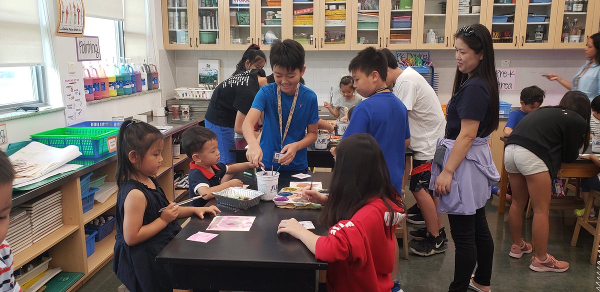 AlyssaMBenedict's tweet photo. #SASPudong So much fun! Gr7 students mentoring K1 artists @SASchina in Ms. Blanco's art class for #dotday @missmakesart #sasesrocks https://t.co/VXwxCjvU9d