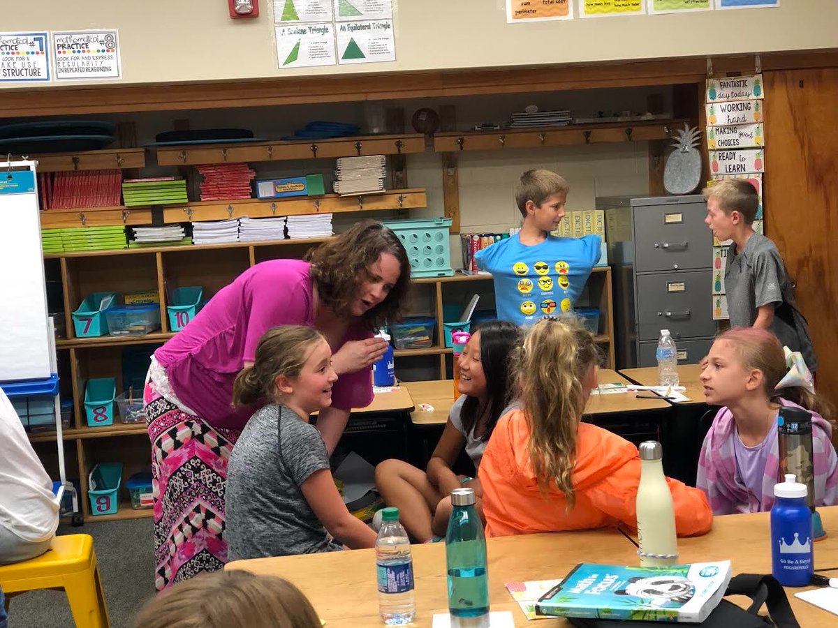 StefaniePitzer's tweet photo. Classroom visit # 6 ➡️ I gave a model writing lesson for 5th graders @DGSRoyals in @Mrs_Bond22 &amp; @susanmpiper classrooms. l modeled brainstorming, topic selection &amp; the power of telling your story out loud first! 📝🥰🙌🏻 #Pitzer2b #Pitzer3c #dgsroyals #323learns #50classrooms https://t.co/G5EUAK2Ns9