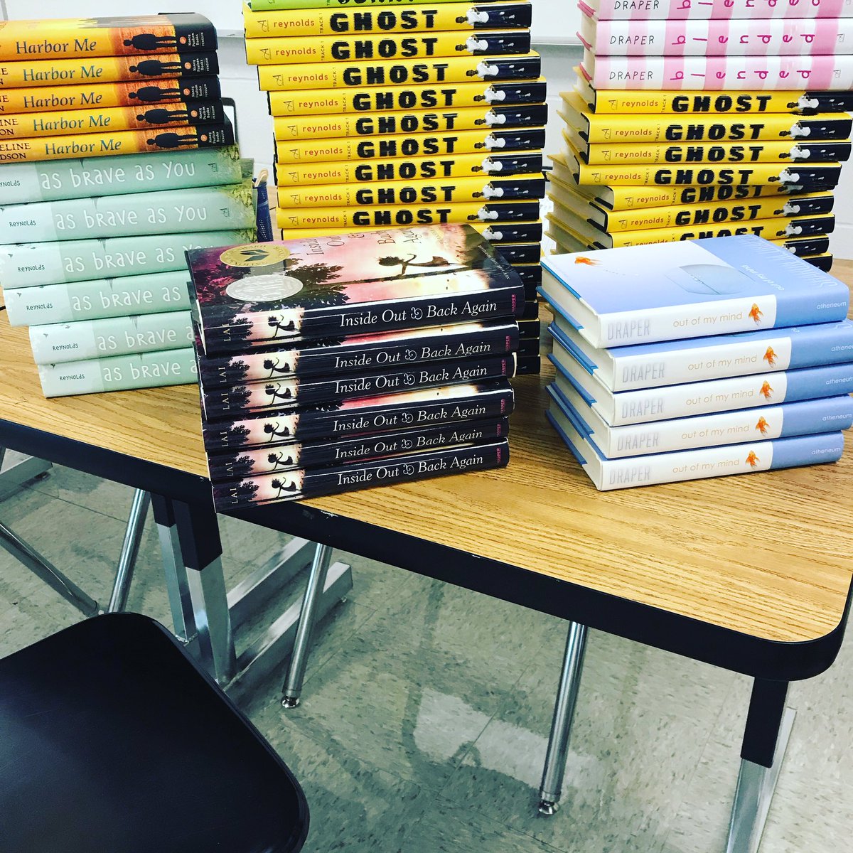 loves2teachELA's tweet photo. Book club books are in. Eager for my students to read this year’s selection. Multicultural literature can foster positive self-esteem, nurture respect, empathy, &amp; acceptance.  Thankful my district values the importance of promoting multicultural literature. #HCSDLI👏👏👏 https://t.co/QZc23nHzUf