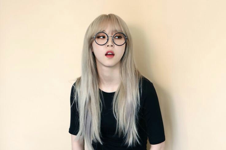 aus_mamamoo's tweet photo. @moonsunrights it's this photo HAHAHAKSJSJS https://t.co/P6JKmo63ng