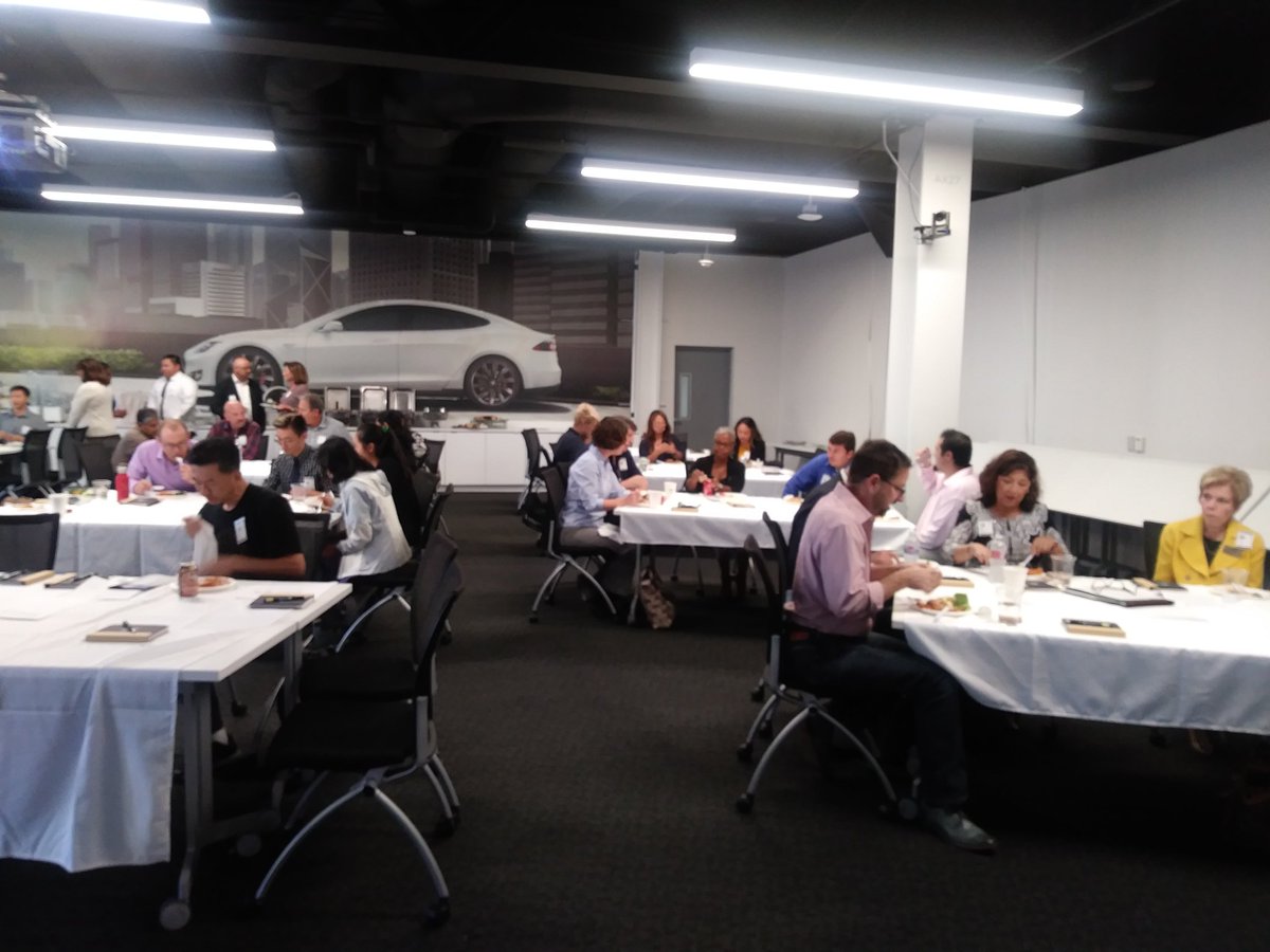 TKapoorSV's tweet image. Proud to participate in tonight’s celebration for @OhloneCollege’s Smart Manufacturing Technology Summit! @Tesla’s not only driving @Fremont_CA’s reputation as #EV capital, but also spearheading dialogue b/w industry &amp;amp; academia on preparing students for #advancedmfg careers!