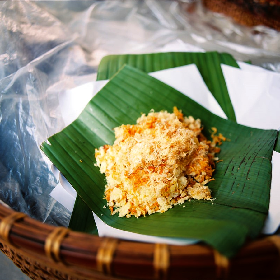 MyanmarTouching's tweet photo. “Xeo” Stiky Rice is familiar dish of Hanoians’ Breakfast which has a shiny yellow color due to combination of limmber rice and turmeric.
#touchingindochinamyanmar #indochina #myanmar #food #hanoi #Vietnam https://t.co/TfDbfHnsmM
