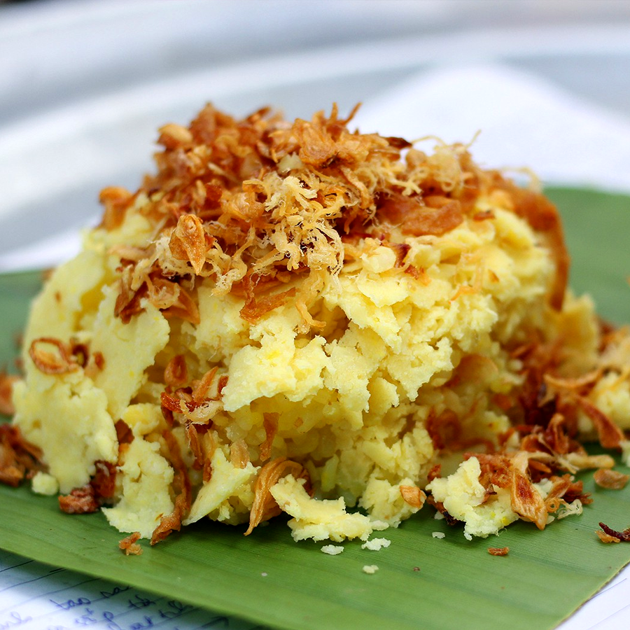 MyanmarTouching's tweet photo. “Xeo” Stiky Rice is familiar dish of Hanoians’ Breakfast which has a shiny yellow color due to combination of limmber rice and turmeric.
#touchingindochinamyanmar #indochina #myanmar #food #hanoi #Vietnam https://t.co/TfDbfHnsmM