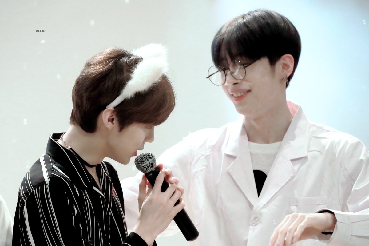 — thread of   SEUNGWOO WITH SPECS ♡