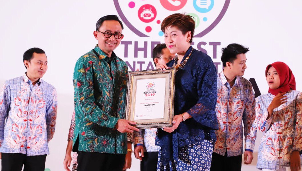 bank_indonesia's tweet photo. Dg salah satu jurinya @augusbagus, Bank Indonesia berhasil menyabet 14 penghargaan sekaligus. Total raihan medali yang diperoleh #BICARA131 dalam #TBCCI mencapai 5 platinum, 2 gold, 3 silver dan 4 bronze. #BInfo https://t.co/McHMGf4Y6k