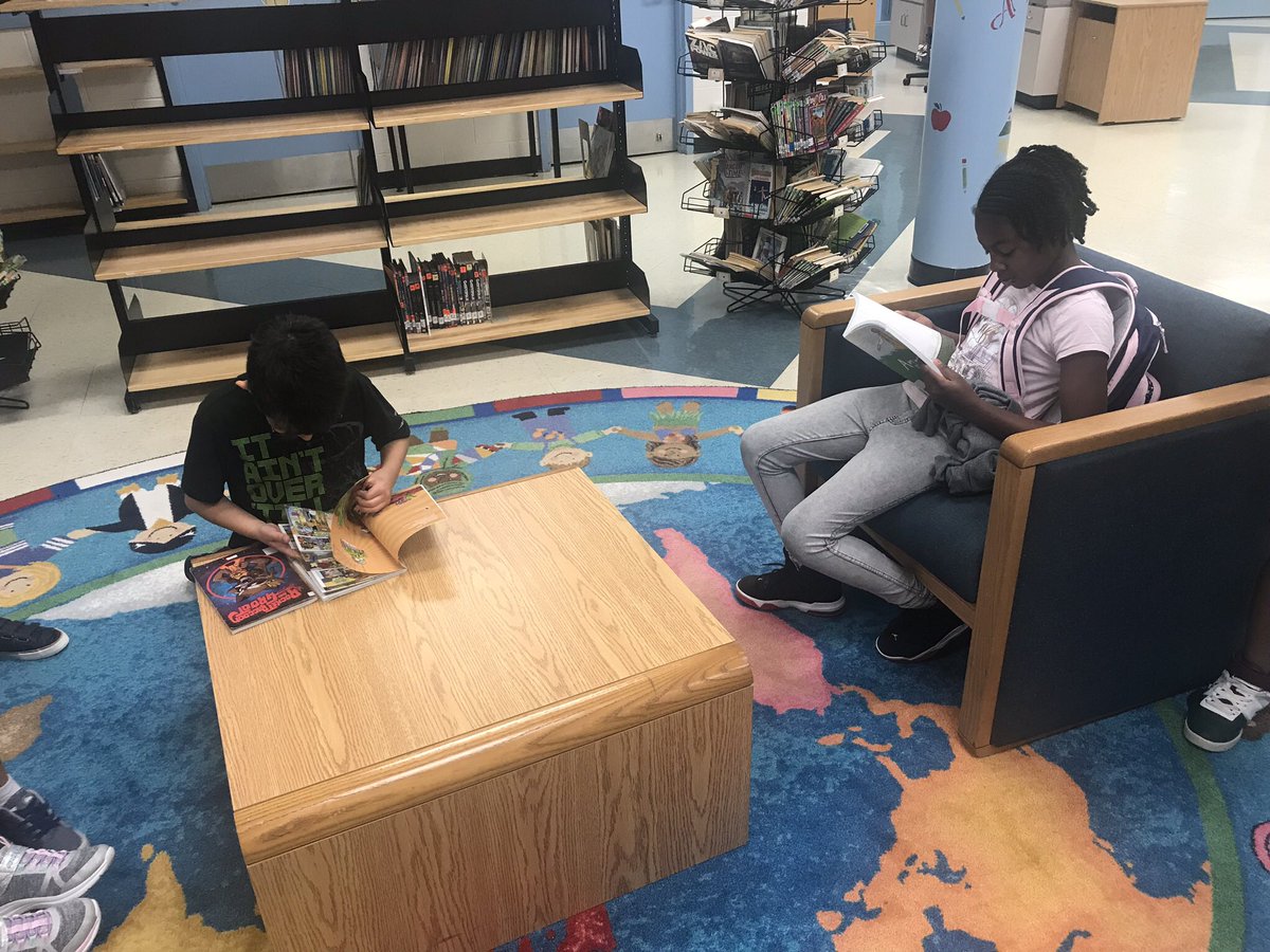 MrsMichieli's tweet photo. First visit to the library for this school year:) We can’t wait for book exchange to start soon! 📚 #readingrocks 😀 https://t.co/RpN68LqyFv