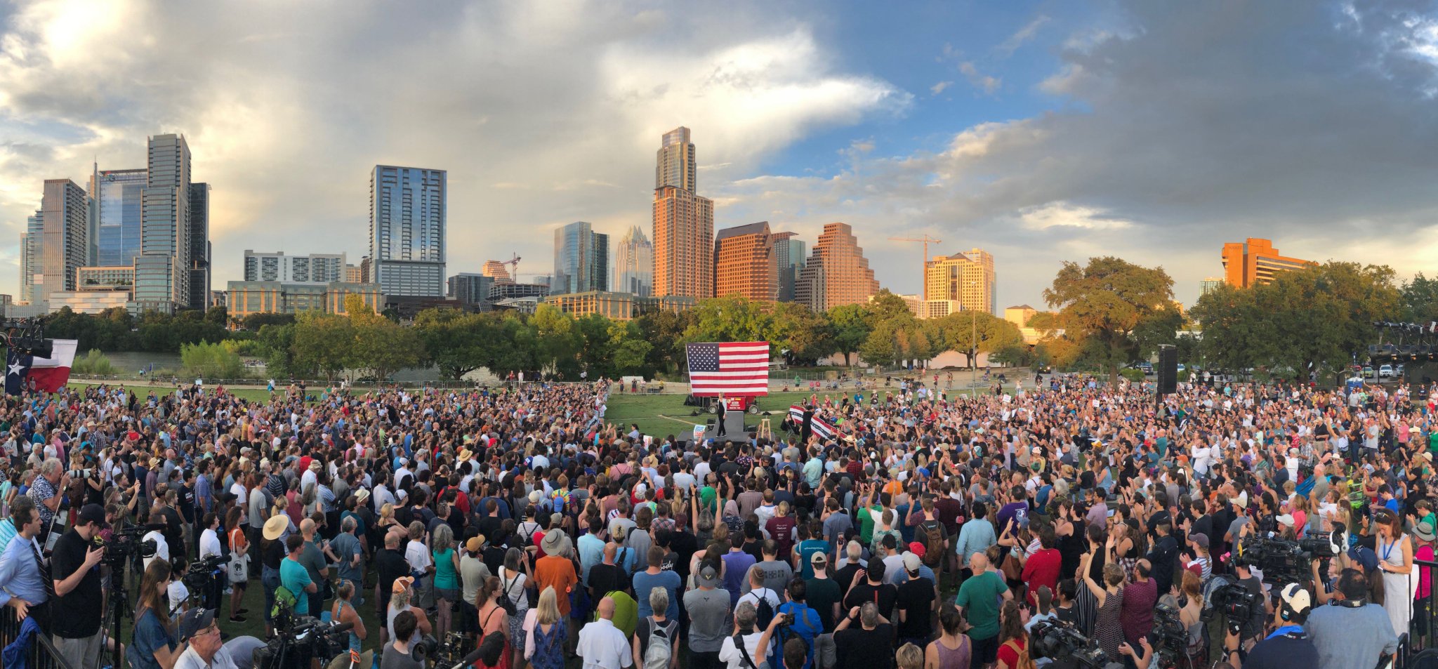 EEJhxRtXoAAstn8?format=jpg&name=large